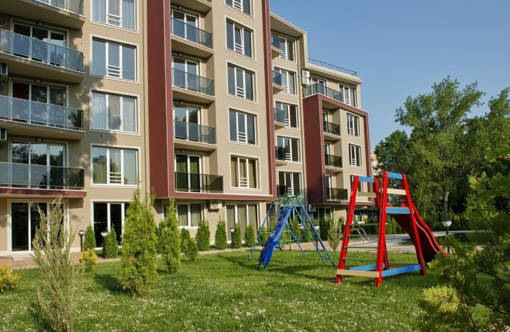 Уютные Апартаменты Vip Park Slăntjev Brjag Exteriör bild